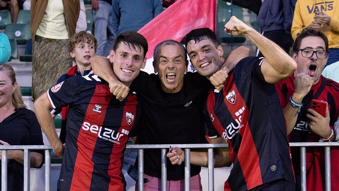 team players celebrating