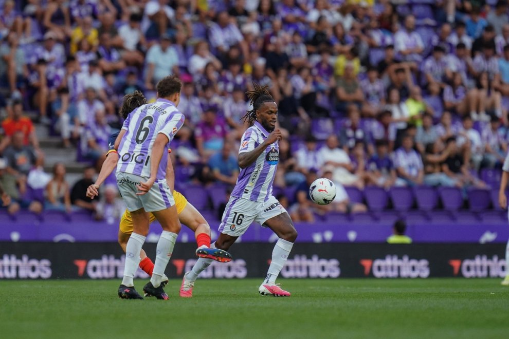 real valladolid with athlos pitch-side banners real valladolid with athlos pitch-side banners